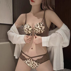 A new set of sexy leopard print underwear